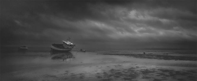 Awaiting the tide - Shaun Hykel