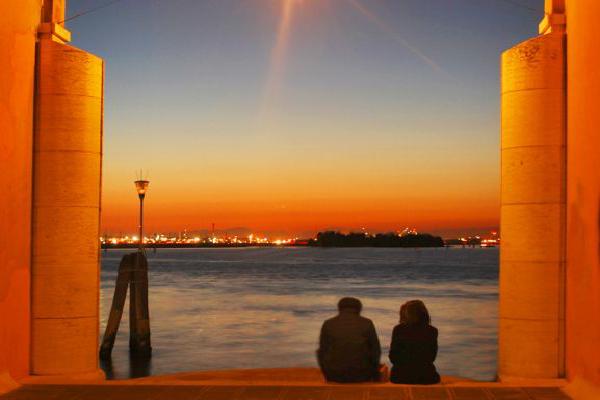 Couple Silhouette - Sanae Fujita