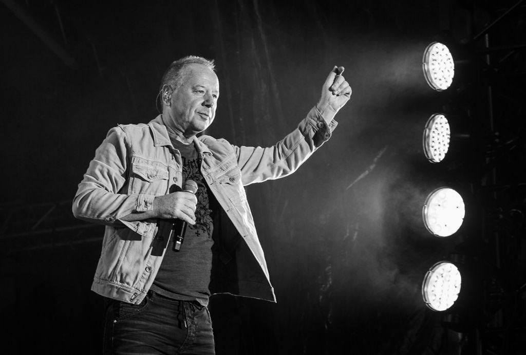 Jim Kerr - Jeff Scott