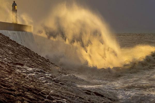 Storm Jorge Lightshow - Kate Jackson