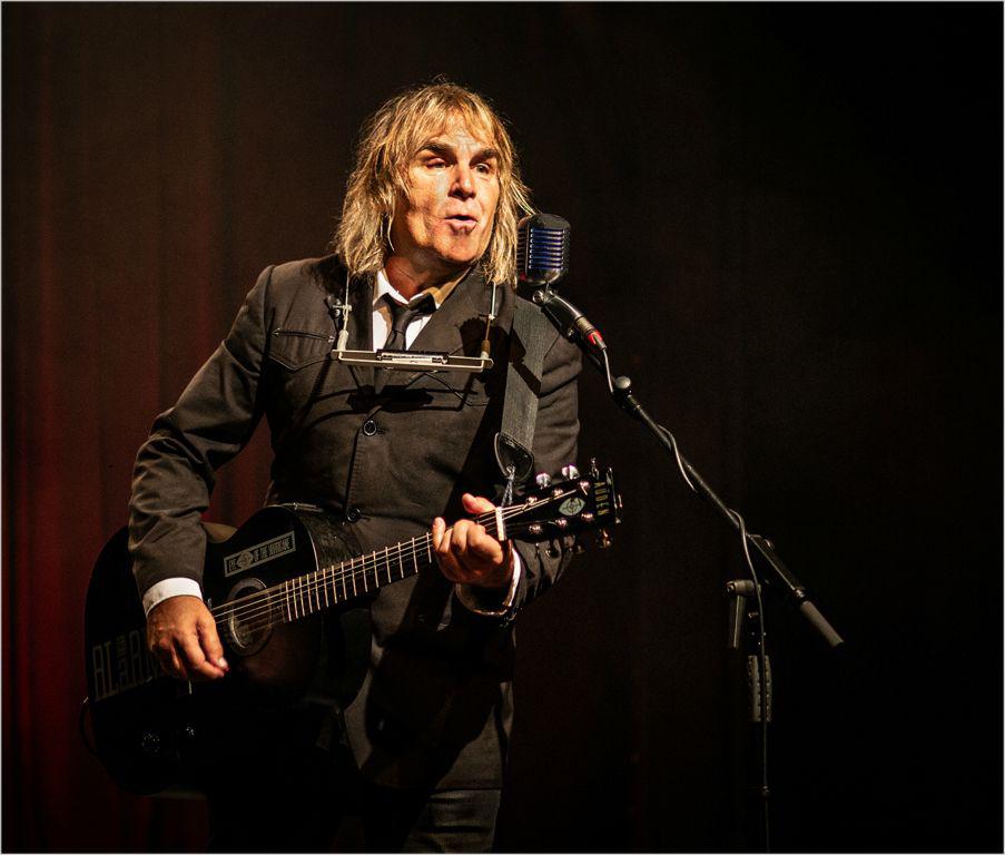 Mike Peters of the Alarm - Steve Ball