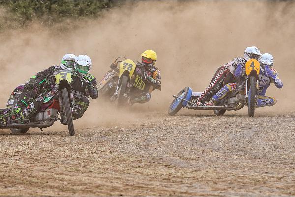 Taking the bendChelmsford - Derek Howes