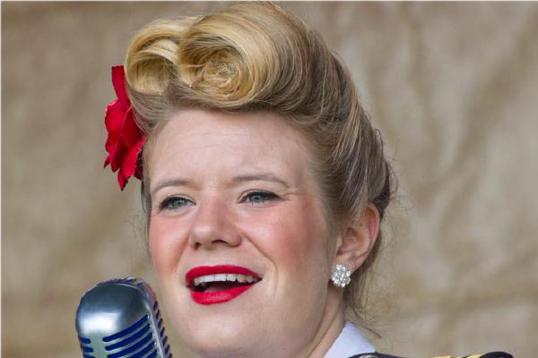 40s Reenactor Singer - Terry Stone