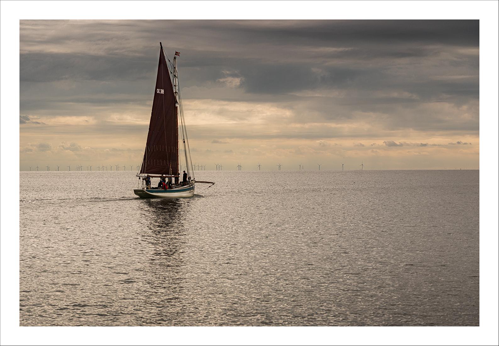 The lonely sea and sky (1) - Peter Pangbourne
