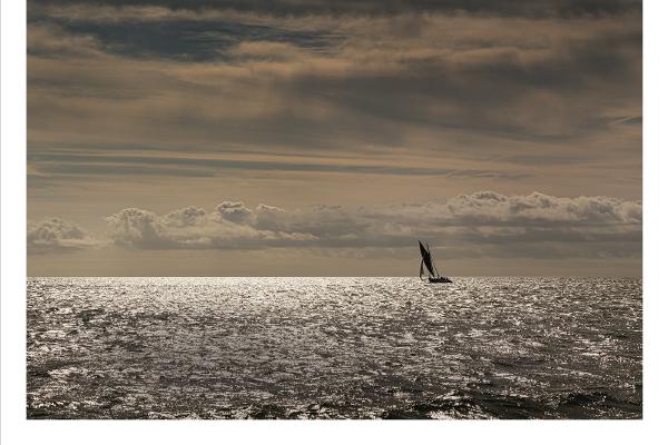 The lonely sea and sky (3) - Peter Pangbourne