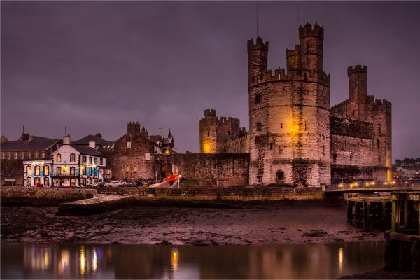 CAERNARFON CASTLE BY NIGHT - Hilary Knight
