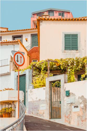 Closed up! - Ian Carter