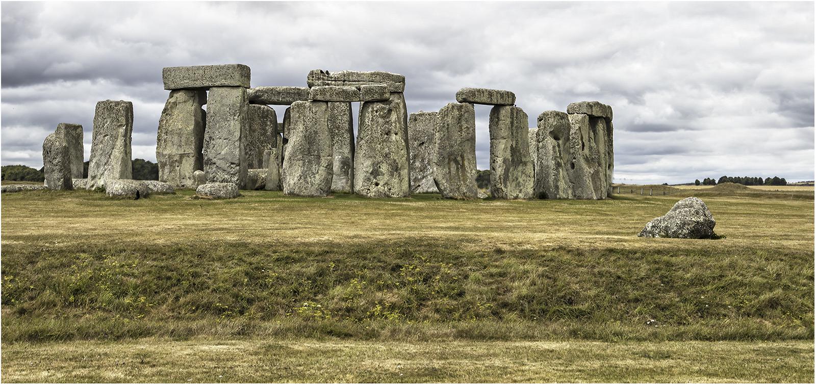 Stonehenge - Prehistoric monument - David Egerton