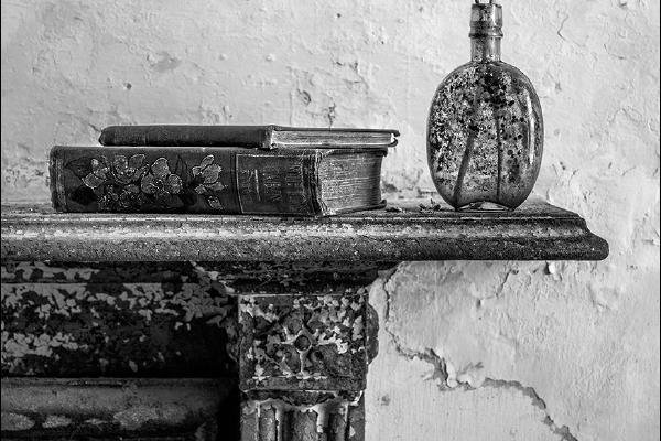 Mantlepiece Corner - Roy Essery