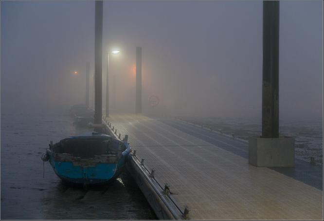 Mersea pontoon before dawn - Peter Pangbourne