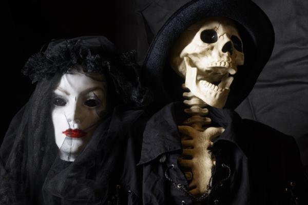 Scary Couple - Steve Robinson