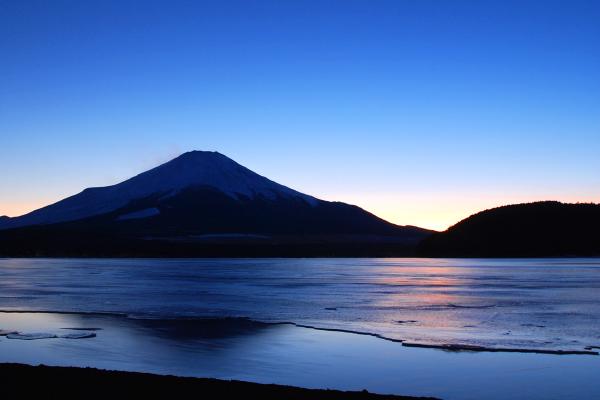 Yamanakako at Dusk - Sanae Fujita