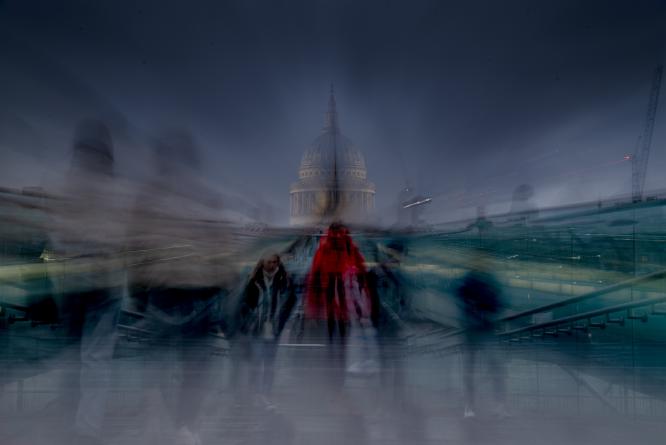 Moving across the Thames - Shaun Hykel