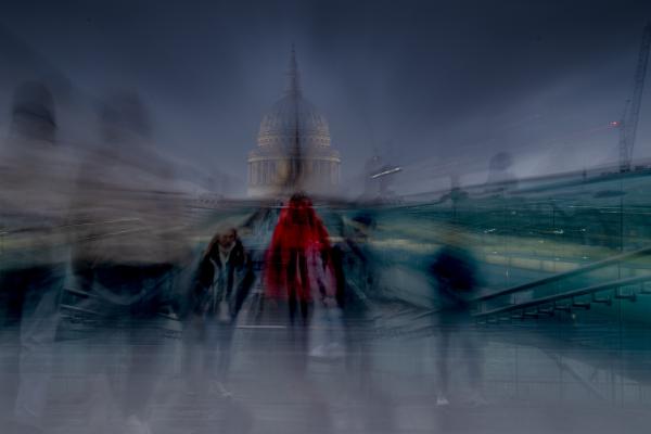 Moving across the Thames - Shaun Hykel