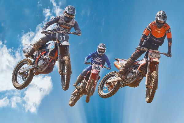 Flying High - Derek Howes