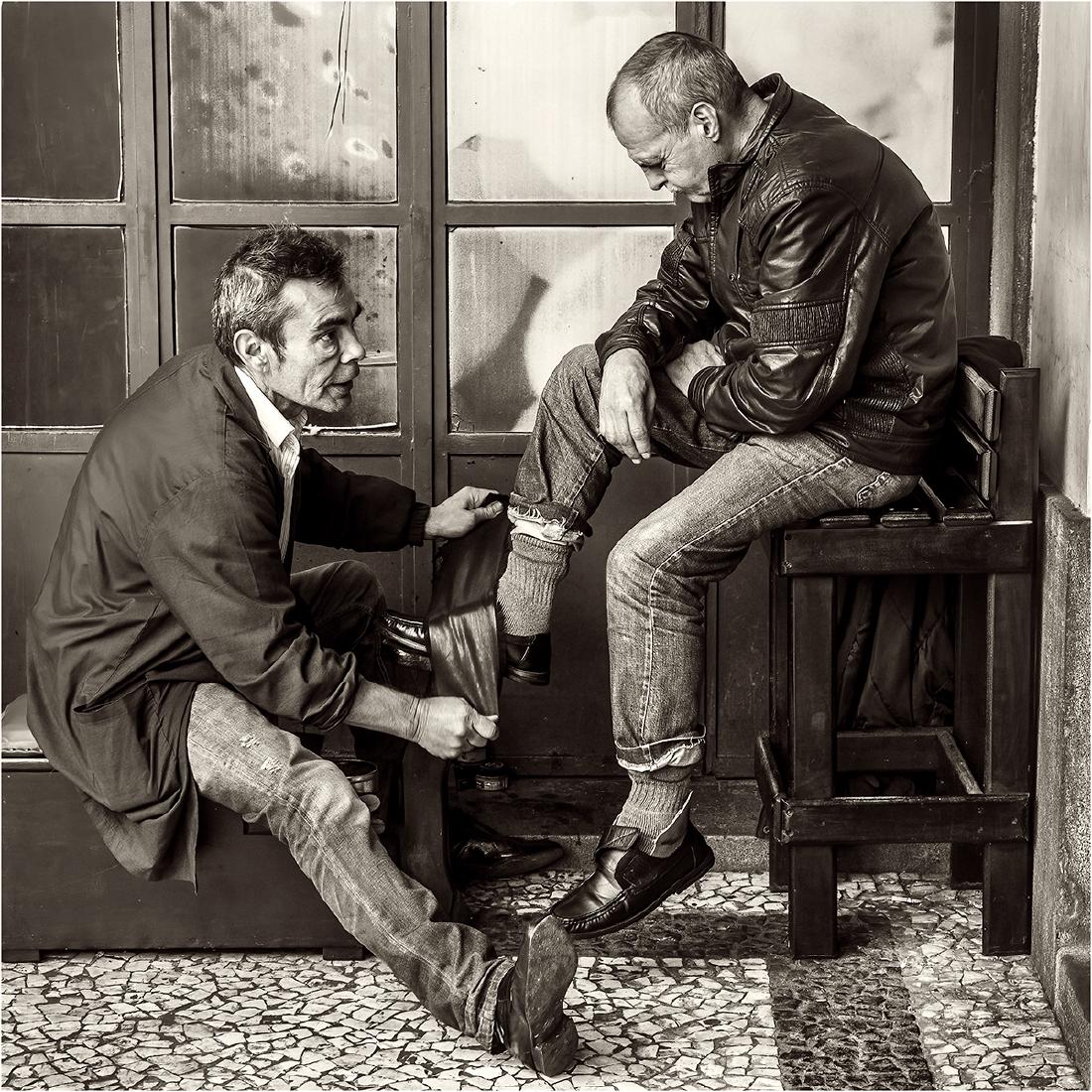 Shoe Shine Sir - Melvyn Frewin