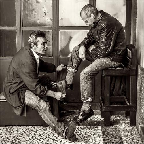 Shoe Shine Sir - Melvyn Frewin