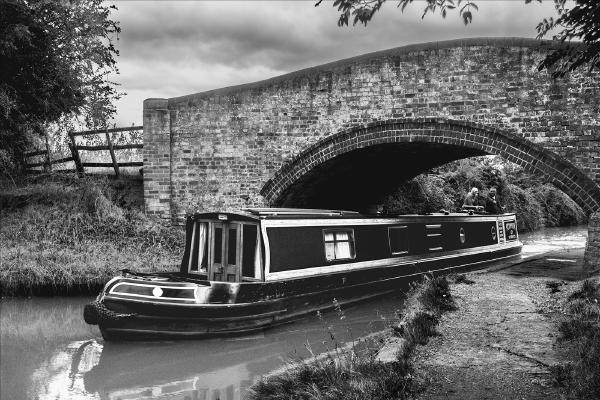 Navigating the Grand Union Canal - Jan Cross