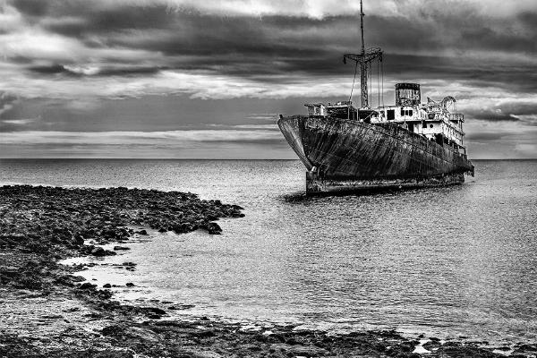 Shipwreck Telamon - Shaun Hykel