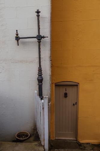 The old Lamp Light - Peter Freeman