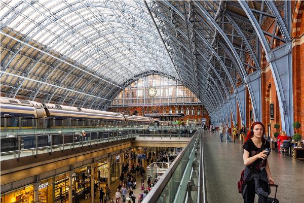 Late for her train - David Egerton