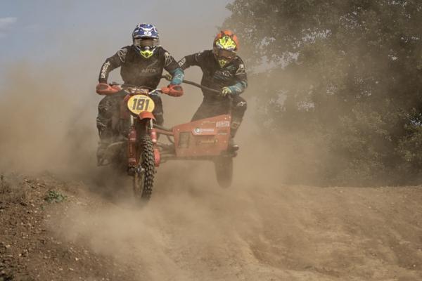 Sidecar race - Elisa Harvey