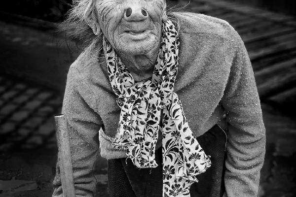 Plug Nose Lady from Ziro - Kate Jackson