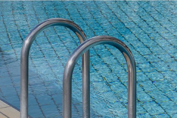 The Pool (1) - Chrissie Hart