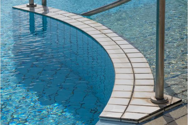 The Pool (3) - Chrissie Hart
