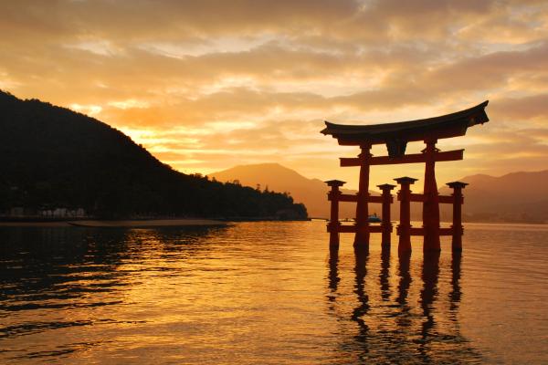 Itsukushima in sunset - Sanae Fujita