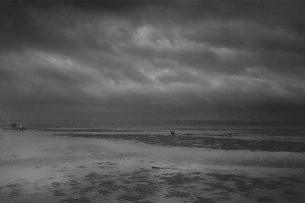 Awaiting the tide - Shaun Hykel