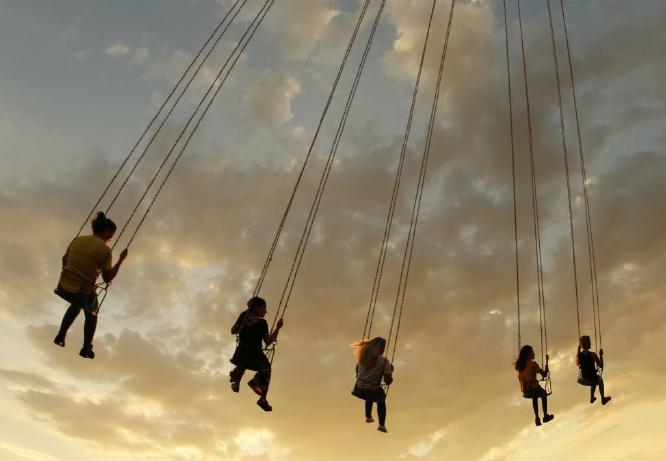 Swinging Sisters (%!s(<nil>)) - 
