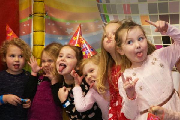 The Birthday Party (%!s(<nil>)) - 