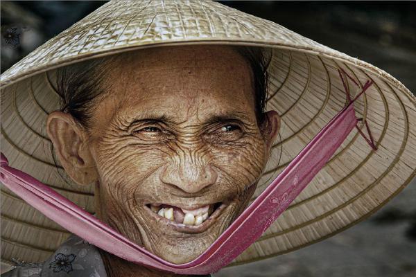 Smiling Lady Vietnam (%!s(<nil>)) - 