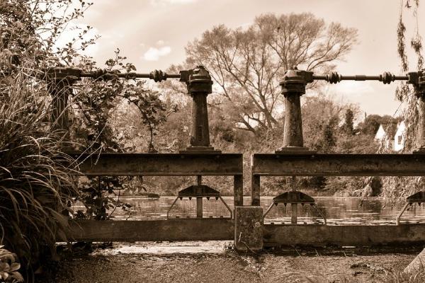 Sluice Gates Bourne Mill (%!s(<nil>)) - 