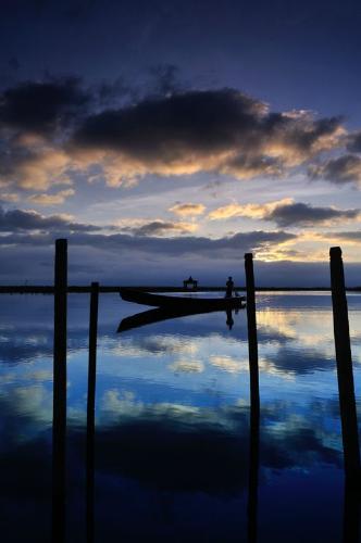 Early morning boatman (%!s(<nil>)) -