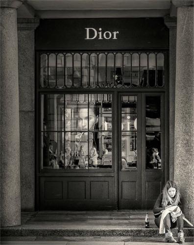 The girl a Coke Bottle and the Face of Dior (%!s(<nil>)) -