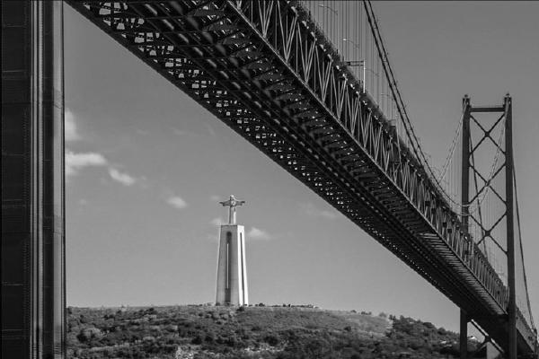 Through Lisbon bridge to Christ the King (%!s(<nil>)) - 