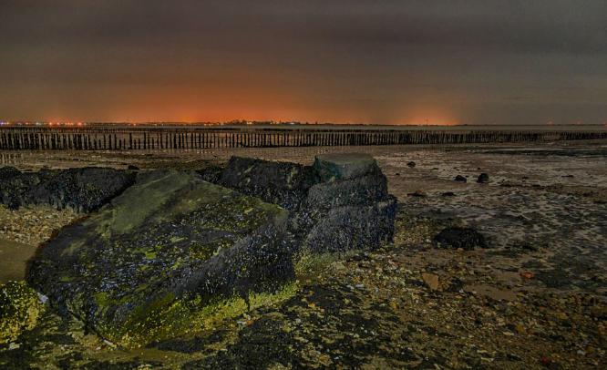 East Mersea beach before dawn (%!s(<nil>)) - 