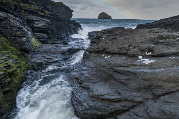 Gull Island from Trebarwith Strand (%!s(<nil>)) - 