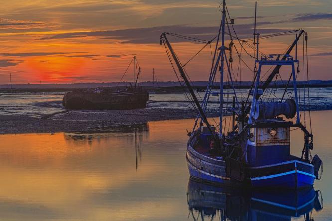 Red sky at night fishermens delight (%!s(<nil>)) - 