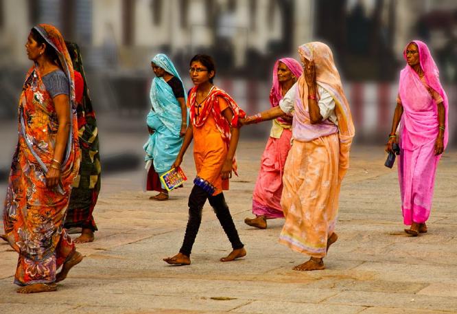 Six Saris in Madurai (%!s(<nil>)) - 