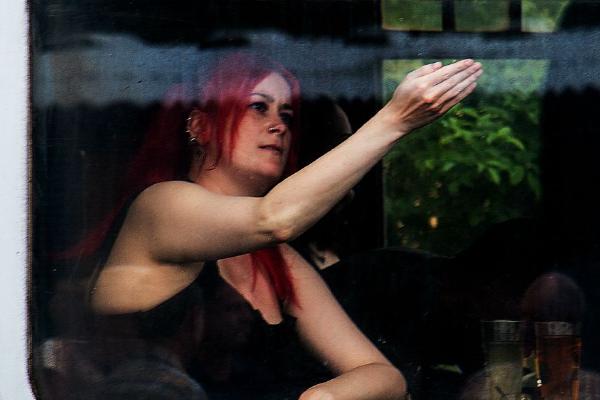 Essex Girl in a Railway Carriage (%!s(<nil>)) - 