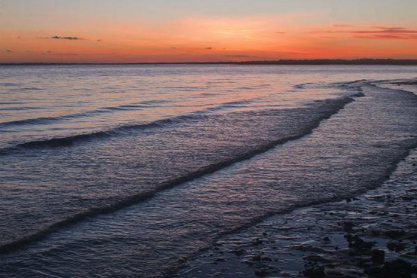 Gentle Waves at Sunset (%!s(<nil>)) - 