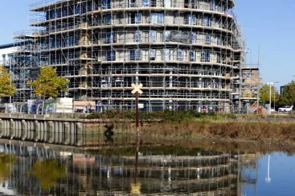 New Build More Flats by the River Colne (%!s(<nil>)) - 