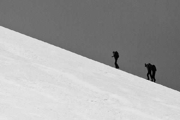 Up the snow slope towards the summit (%!s(<nil>)) - 