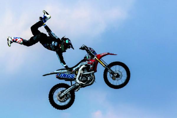 One Handed Freestyle (%!s(<nil>)) - 